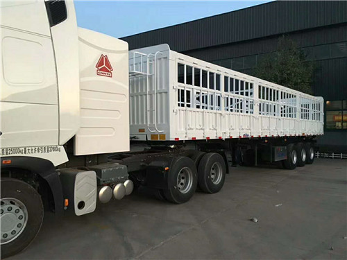 倉柵式半掛車,